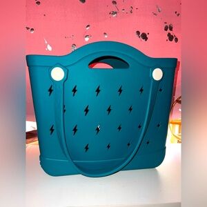 🌊NWOT Stylish Teal Water Tote Bag